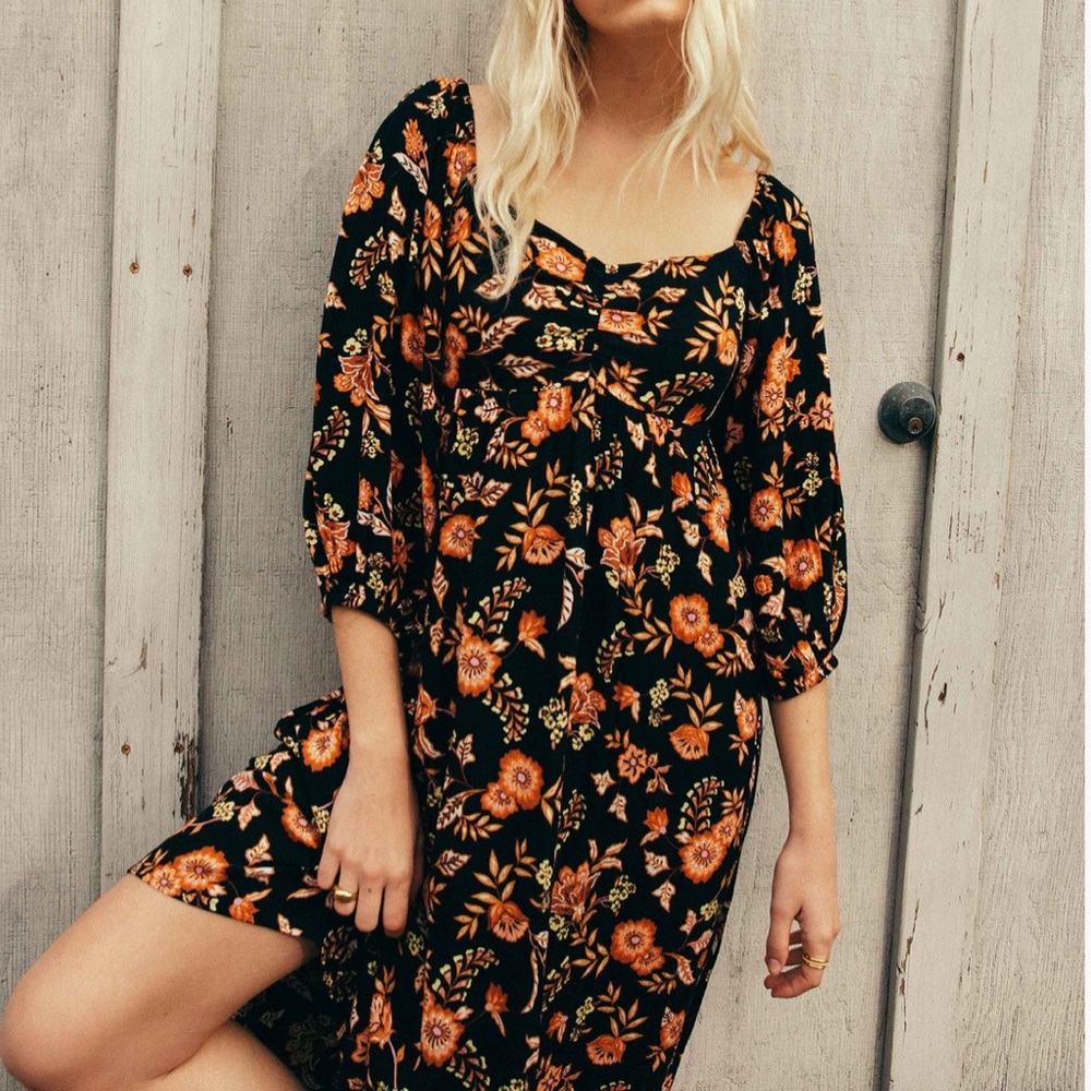 NWT billabong dress. Size Medium